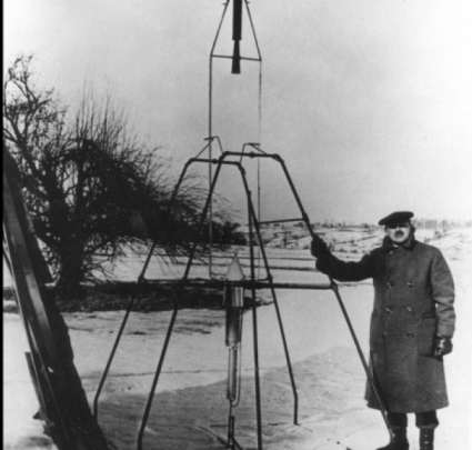 1926: The First Modern Rocket had a Motor on its Top