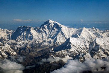 1933: The First Flight Over Mount Everest Made by a Marquis