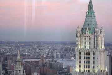 1913: The Woolworth Building Opened in New York