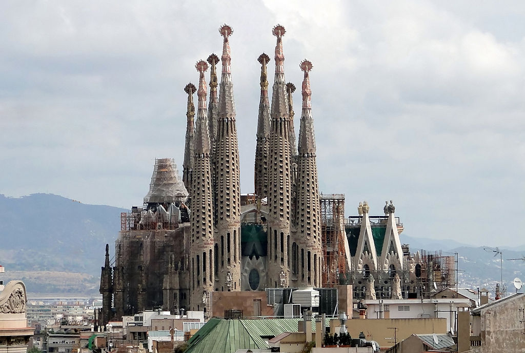 1926: Antoni Gaudí: The Brilliant Architect who Designed the Future Tallest Church Building in the World