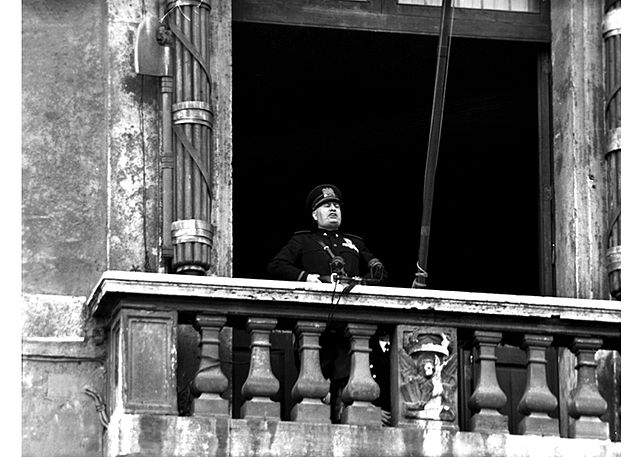 1940: Mussolini Invades France