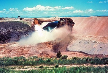 1976: Collapse of the Teton Dam in Idaho