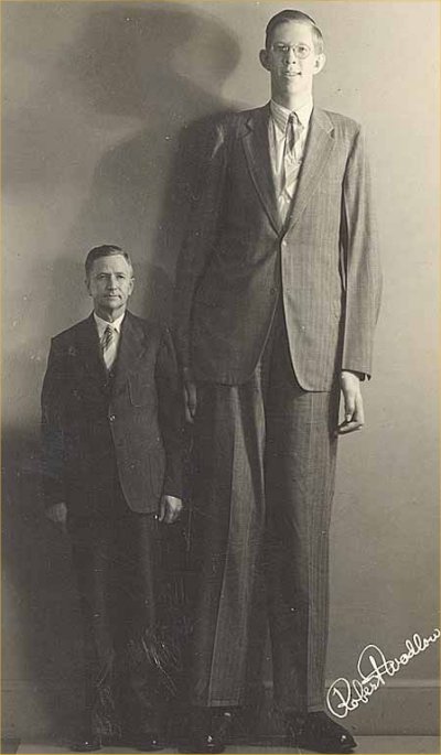 "Robert Wadlow" by Source. Licensed under Fair use via Wikipedia.