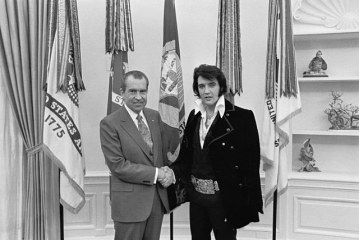 1977: Elvis Presley Dies