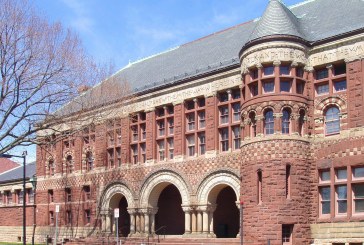 1636: Harvard University Founded