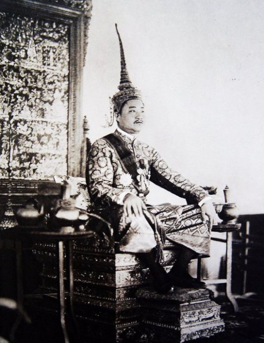 1959: Sisavang Vong: King of Laos who had around 15 Wives and 50 Children