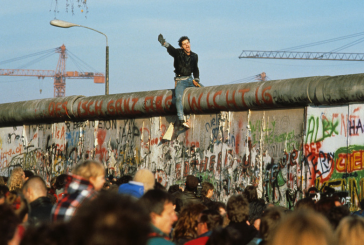 1989: Fall of the Berlin Wall