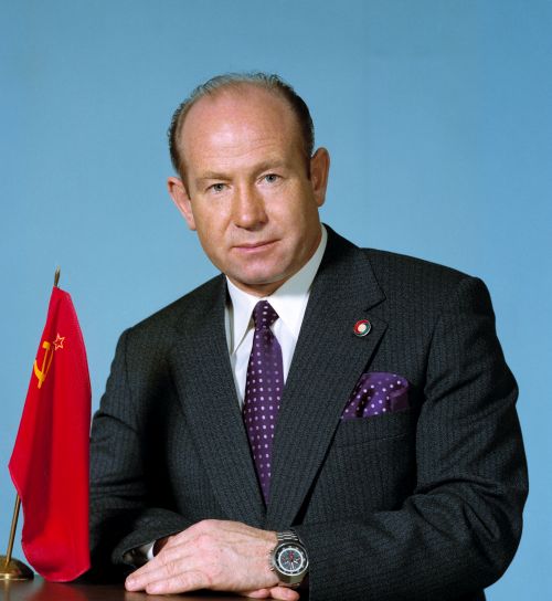 1934: Russian General Alexey Leonov – First Man to Walk in Space