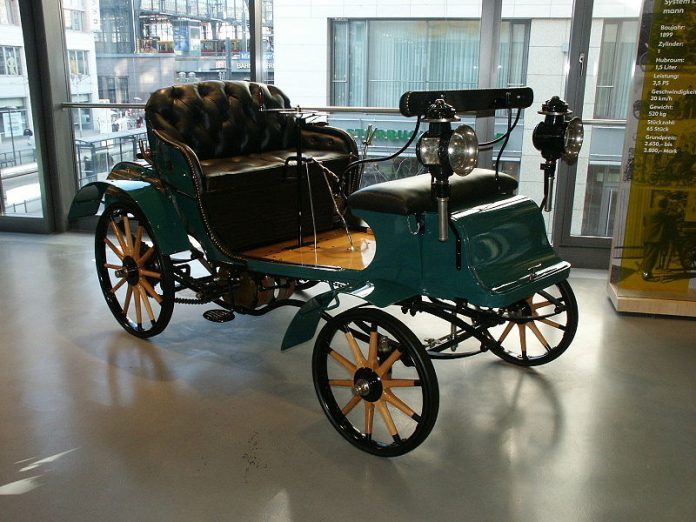 The first Opel model was similar to a horse-drawn carriage
