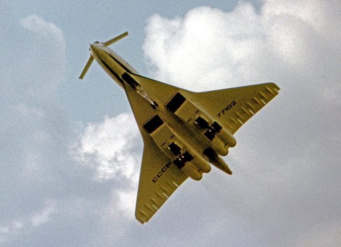 Terrible crash of a huge supersonic aircraft Tu-144 – 1973.