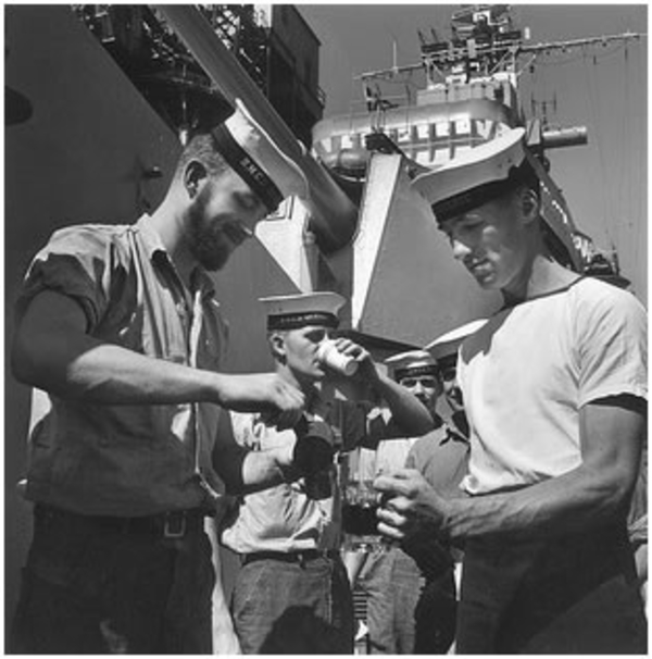 Free rum abolished in the British Navy, sailors in deep mourning (1970)